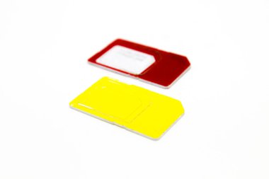 Seçici odaklı beyaz arkaplanda Sim kart izothe