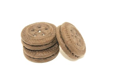 Beyaz arkaplanda seçici odaklı bisküvi resmi