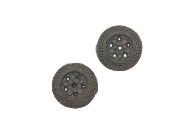 Beyaz arkaplanda seçici odaklı bisküvi resmi