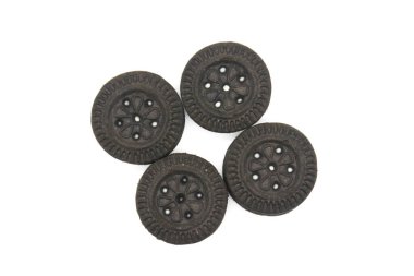 Beyaz arkaplanda seçici odaklı bisküvi resmi