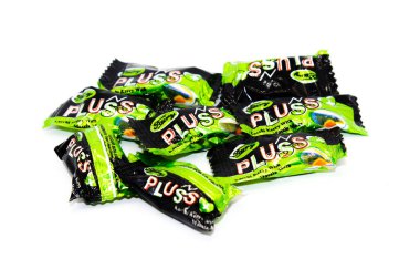 Noida, Utter Pardesh, Hindistan - 18 Ekim 2021, şeker, beyaz zemin üzerinde seçici bir odak noktası Noida 18 Ekim 2021 olan bir şeker resmi.