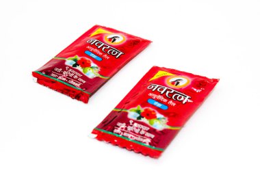 Noida, Utter pardesh, Hindistan - 18 Ekim 2021, Saç yağı, Noida 18 Ekim 2021 'de seçici odaklı bir saç yağı resmi