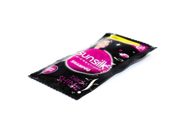 Noida, Utter Pardesh, Hindistan - 18 Ekim 2021, Saç Şampuanı, Noida 18 Ekim 2021 'de beyaz arka planda bir saç şampuanı resmi