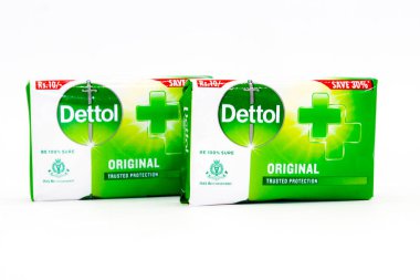 Noida, katıksız pardesh, Hindistan - 17 Ekim 2021, Dettol sabun, beyaz zemin üzerinde Dettol sabun bir resim Noida 17 Ekim 2021 seçici odaklı