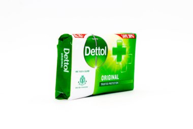 Noida, katıksız pardesh, Hindistan - 17 Ekim 2021, Dettol sabun, beyaz zemin üzerinde Dettol sabun bir resim Noida 17 Ekim 2021 seçici odaklı
