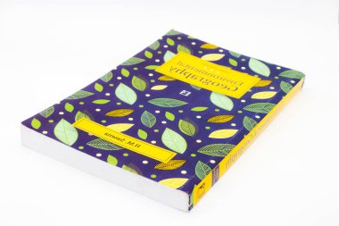 Noida, Utter Pardesh, Hindistan - 17 Ekim 2021, çevre coğrafya kitabı, beyaz arka plan üzerine seçici odaklı bir çevre coğrafya kitabı 17 Ekim 2021