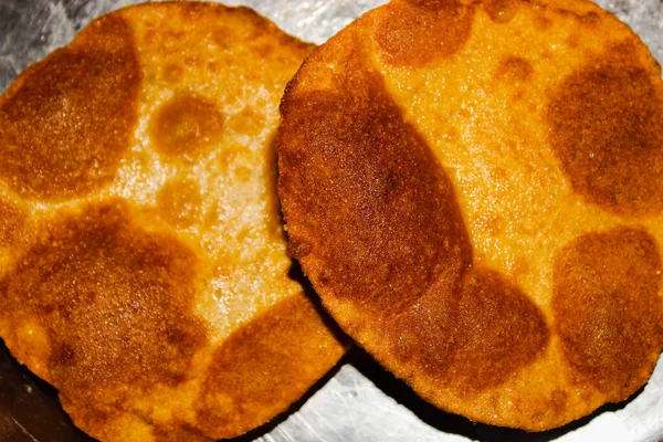 Seçici odaklı bir Bhature resmi