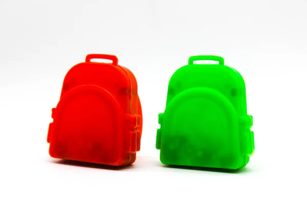 選択的フォーカスと白い背景のおもちゃのバッグ — ストック写真
