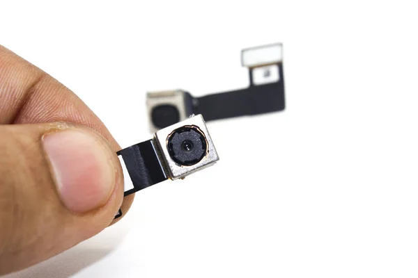 Beyaz arkaplanda seçici odaklı mobil kamera