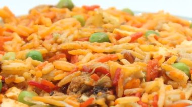 Seçici odaklı sebze biryani tarifi