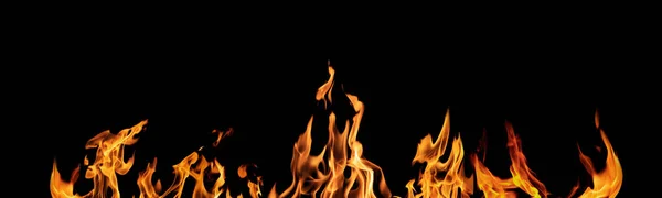 グラフィックデザインや壁紙のための黒の背景に隔離された炎 赤と黄色を閉じ 夜間に熱エネルギー点火燃料 調理に使われる抽象的な形の火 — ストック写真