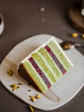 Pasta dilimleri mango şam fıstığı çikolatalı mango