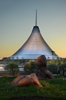 Astana, Kazakistan'ın Han Shatyr kubbe