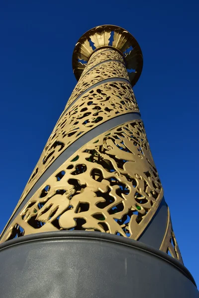 青铜色的装饰柱 — 图库照片