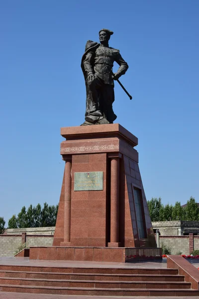 Monumento all'eroe di guerra Momysh Uly ad Astana, Kazakistan — Foto Stock