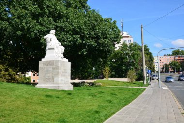 Nuremberg, Bavyera, Almanya - 08.24.2021: Nürnberg 'deki büyük Alman besteci Ludwig van Beethoven anıtı (Nrnberg)