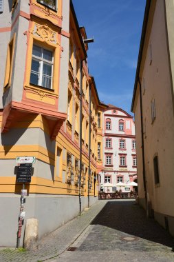 Eichsttt, Almanya 07.10.2021: Almanya 'nın Bavyera bölgesindeki tarihi Eichsttt kasabasında sokak manzarası