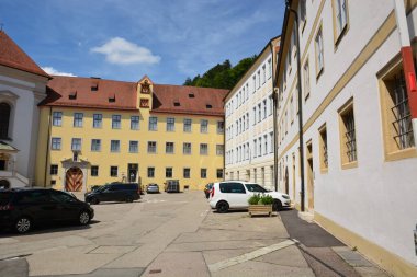 Eichsttt, Almanya 07.10.2021: Almanya 'nın Bavyera bölgesindeki tarihi Eichsttt kasabasında sokak manzarası