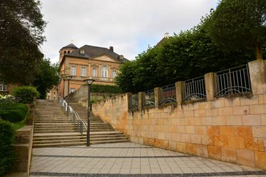 Bayreuth, Almanya 07.18.2021: Almanya 'nın Yukarı Franconia bölgesindeki Bayreuth, Bavyera kentindeki tarihi binaların görüntüsü