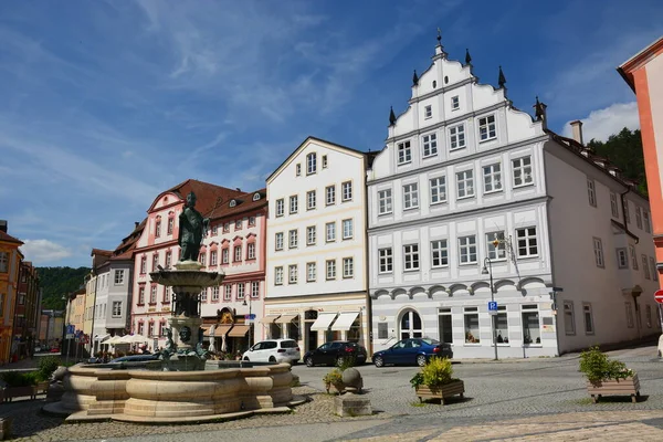 Eichsttt, Almanya 07.10.2021: Almanya 'nın Bavyera bölgesindeki Eichsttt kasabasında tarihi binalar