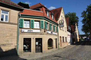 Kronach, Almanya 07.18.2021: Almanya 'nın Yukarı Franconia bölgesinde Kronach, Bavyera' da bulunan tarihi binalar
