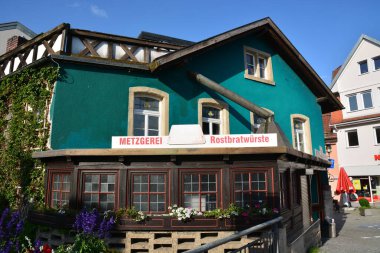 Kronach, Almanya 07.18.2021: Almanya 'nın Yukarı Franconia bölgesinde Kronach, Bavyera' da bulunan tarihi binalar