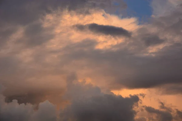 Drámai Naplemente Felhőkkel — Stock Fotó
