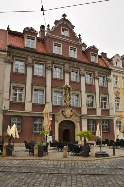 Augsburg, Bavyera, Swabia bölgesi, Almanya 07.24.2021: Augsburg kentindeki tarihi binalar