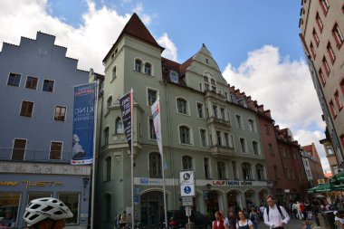 Regensburg, Bavyera, Almanya 2021.07.31: Almanya 'nın Bavyera kentindeki tarihi binalar