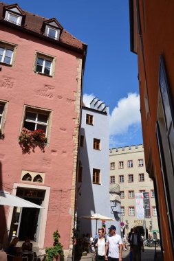 Regensburg, Bavyera, Almanya 2021.07.31: Almanya 'nın Bavyera kentindeki tarihi binalar