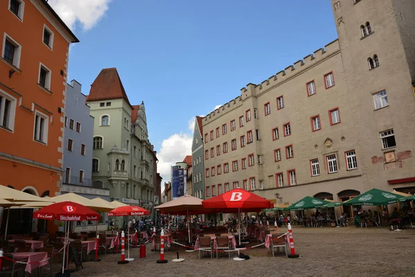 Regensburg Bawaria Niemcy 2021 Atrakcyjne Zabytkowe Budynki Mieście Regensburg Bawaria — Zdjęcie stockowe