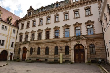 Regensburg, Bavyera, Almanya 2021.07.31: Regensburg, Bavyera, Almanya 'daki tarihi binalar