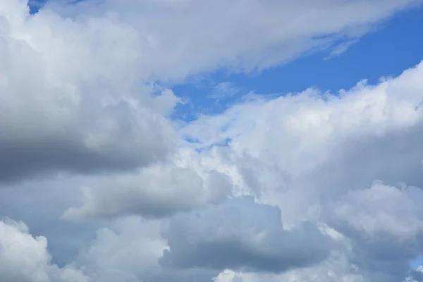 Langit Biru Dengan Awan — Stok Foto