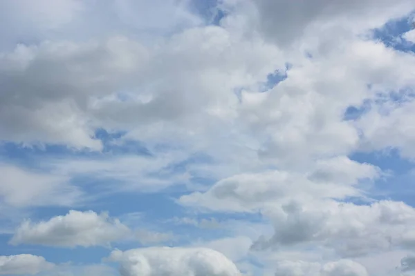 Langit Biru Dengan Awan Putih Latar Belakang Abstrak — Stok Foto