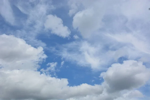 Langit Biru Musim Panas Awan Putih Latar Belakang Awan Yang — Stok Foto