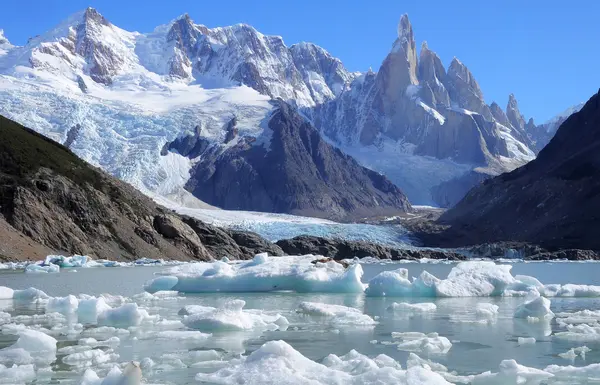 Cerro Torre montanha . — Fotografia de Stock