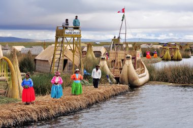 Uros Adaları.