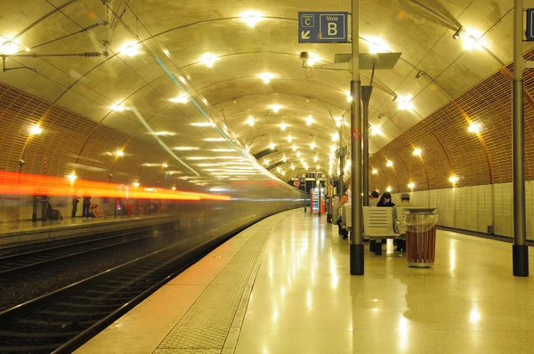 Train departs. — Stock Photo, Image