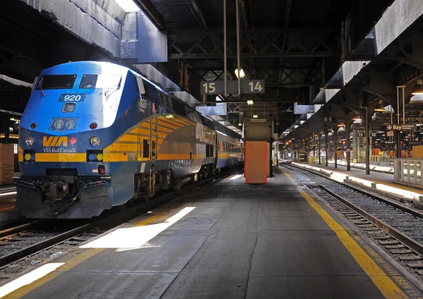 Tren diesel de pasajeros . — Foto de Stock