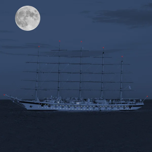 Sailing vessel at night. — Stock Photo, Image