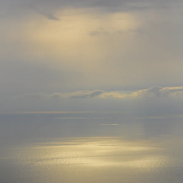 Cielo sobre el mar. — Foto de Stock