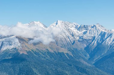 Kafkas dağları gündüz vakti. Soçi. Rusya.
