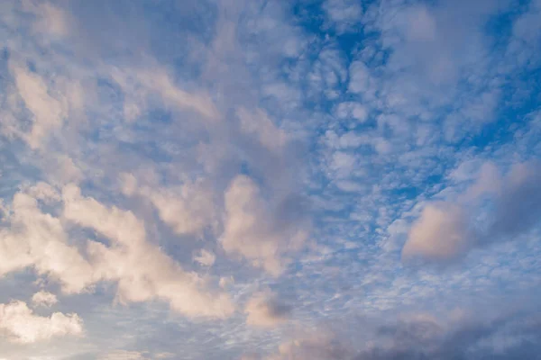 Clouds on the blue sky. — Stock Photo, Image
