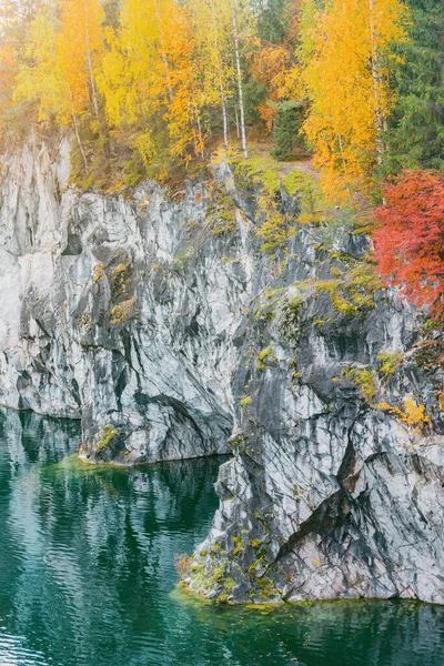 Jezioro Głębokim Marmurowym Kanionie Park Górski Ruskeala Republika Karelii Rosja — Zdjęcie stockowe