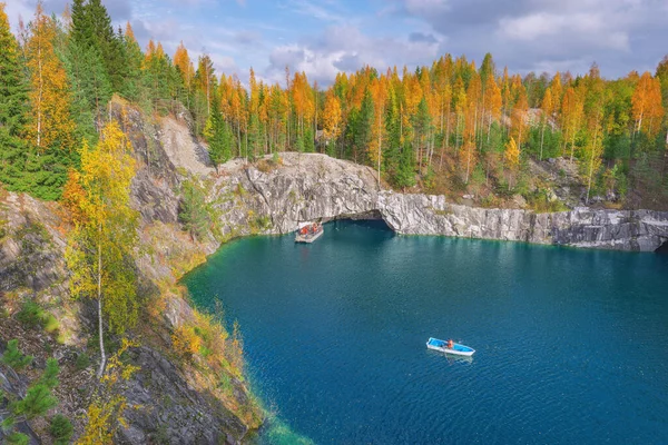 Lac Dans Profond Canyon Marbre Ruskeala Mountain Park République Carélie — Photo