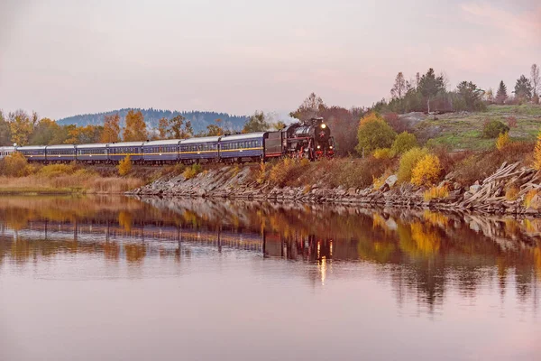 Sortavala Russia October 2021 Retro Steam Train Moves Lake Autumn — Stock Photo, Image