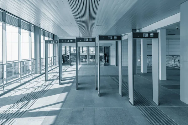 Punto Controllo Sicurezza Nel Corridoio Della Stazione Ferroviaria — Foto Stock