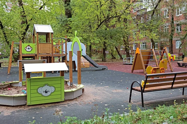 Tomma Lekplatser För Barn Utrustning För Utomhusspel För Barn Begreppet — Stockfoto