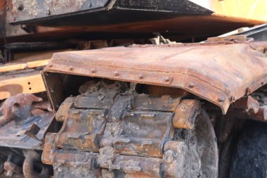 Rusty askeri Rus donanımlarını yaktı. Slav ülkeleri arasında savaş veya çatışma.