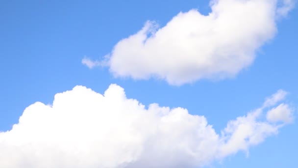 Langzaam Zwevende Wolken Blauwe Lucht Hoogte Aard — Stockvideo